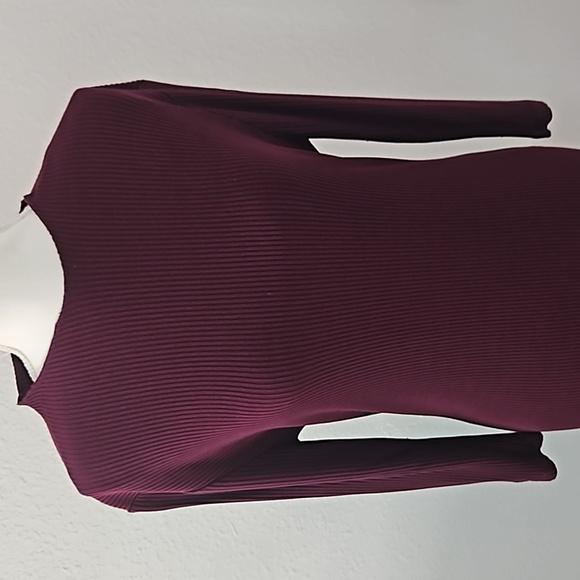 Women's Tahari Dress Size M In A Rich Wine Color. - Picture 8 of 11